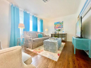 Cozy Pet Friendly Palms ~ 4 Miles to St Pete Beach